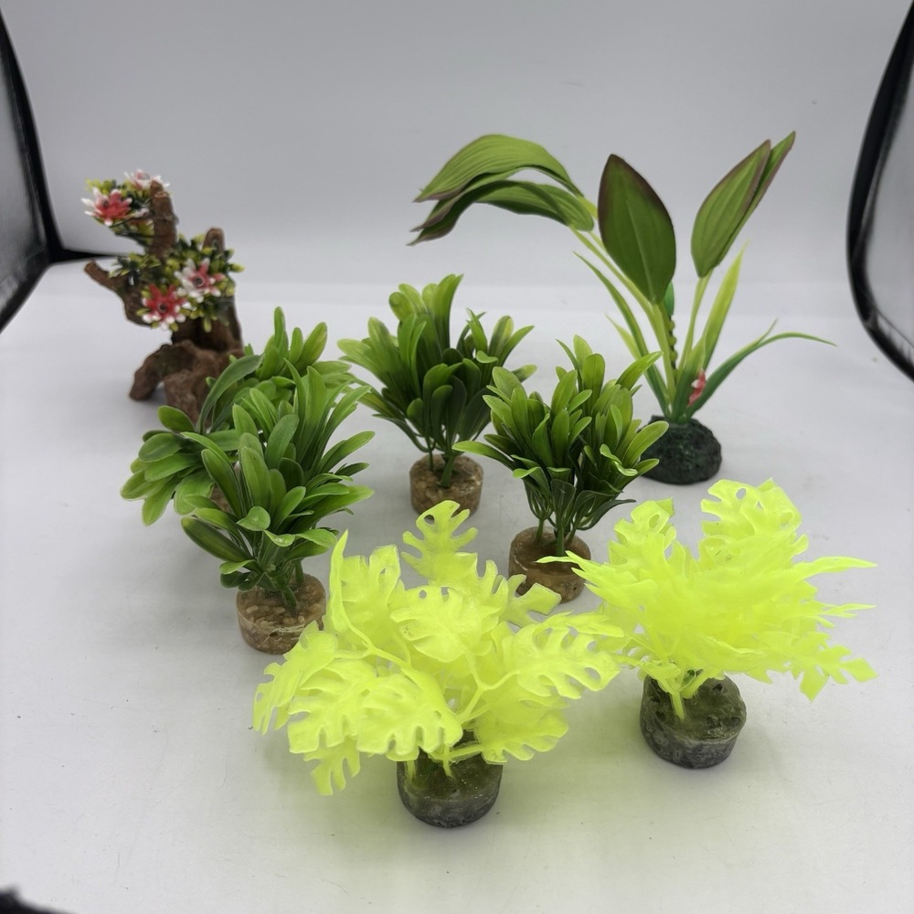 Fish Aquarium Plastic Plant & Decoration Lot of 8 Green Tropical